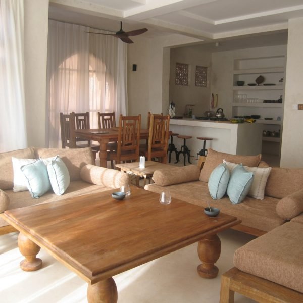 893b9fee-9028-42ef-a143-2ef1e40b1f1c