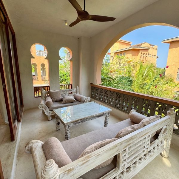 8b590990-22c6-4801-a780-918eb572c1ab